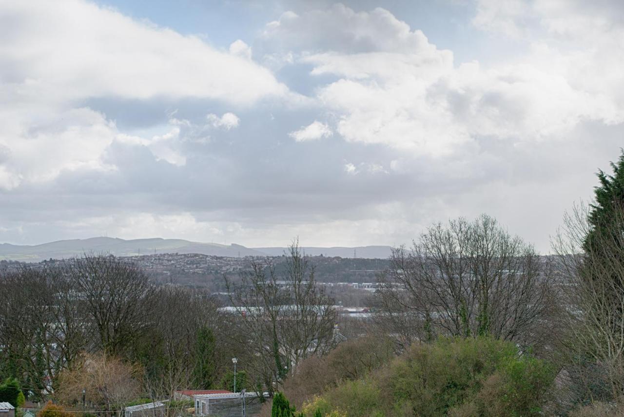 Parking, Garden, En-Suite & Tv'S In All Rooms, Large Living Space Swansea Bagian luar foto