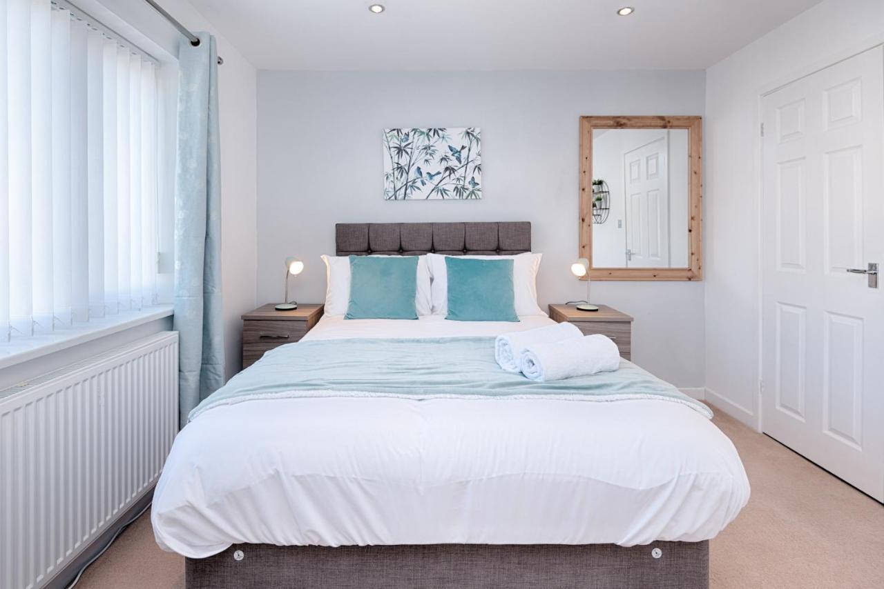 Parking, Garden, En-Suite & Tv'S In All Rooms, Large Living Space Swansea Bagian luar foto