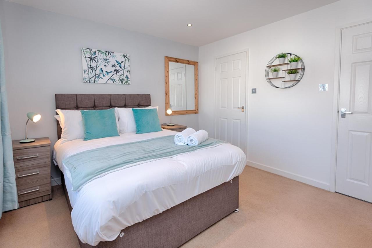 Parking, Garden, En-Suite & Tv'S In All Rooms, Large Living Space Swansea Bagian luar foto